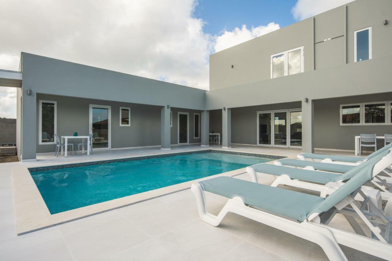Hideout Suites - From Eagle Beach Palm Beach Exterior foto
